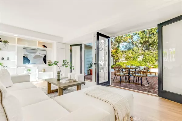 Laguna Beach, CA 92651,432 Holly ST