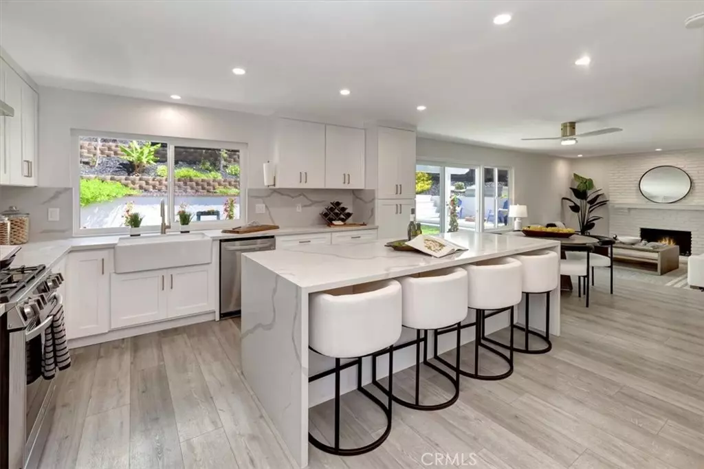 Mission Viejo, CA 92691,23772 Singapore ST