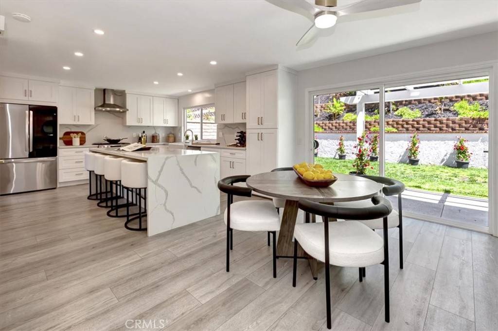 Mission Viejo, CA 92691,23772 Singapore ST