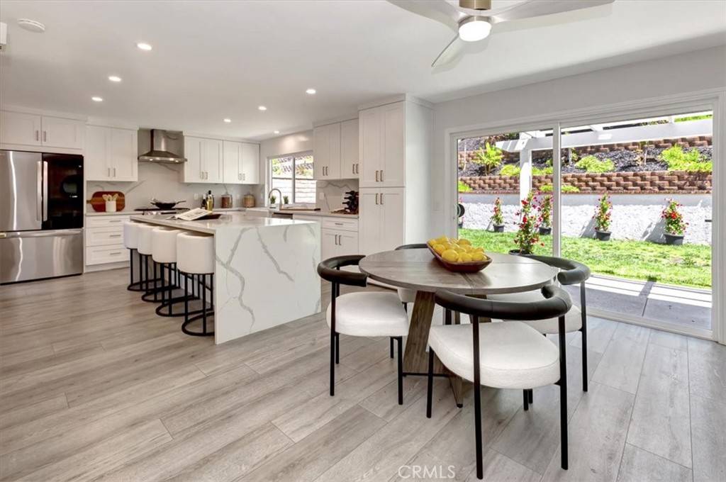 Mission Viejo, CA 92691,23772 Singapore ST