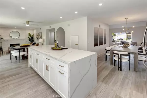 Mission Viejo, CA 92691,23772 Singapore ST