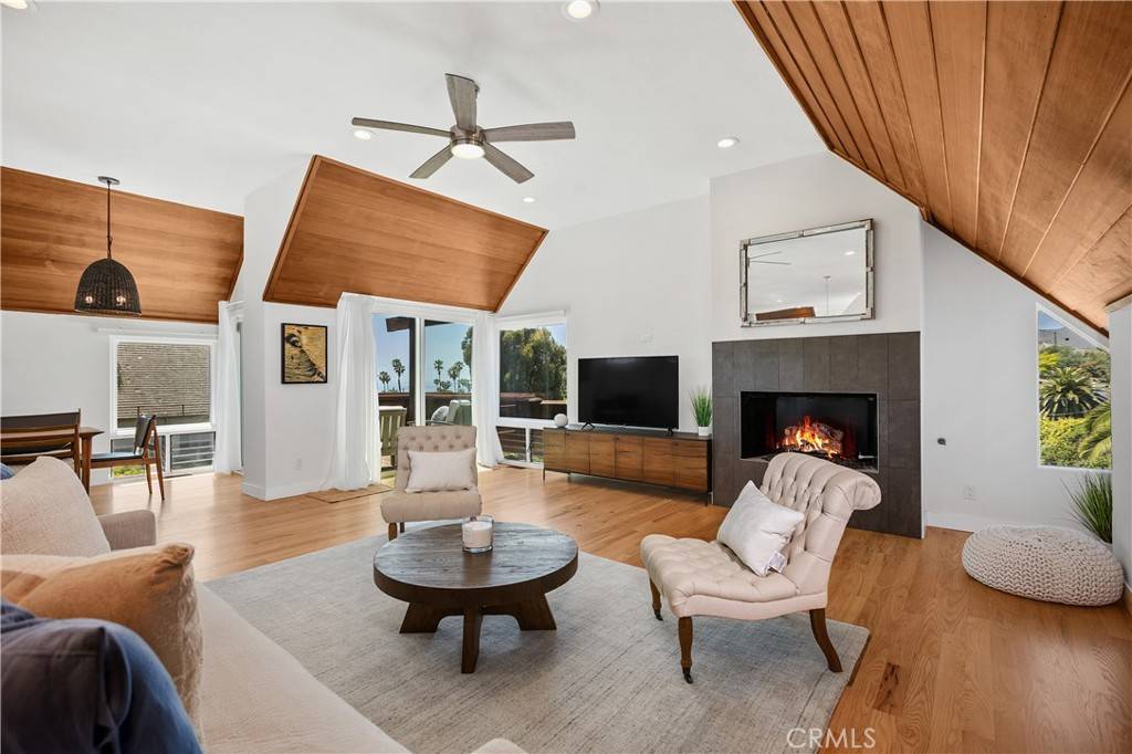 Laguna Beach, CA 92651,390 Saint Anns DR