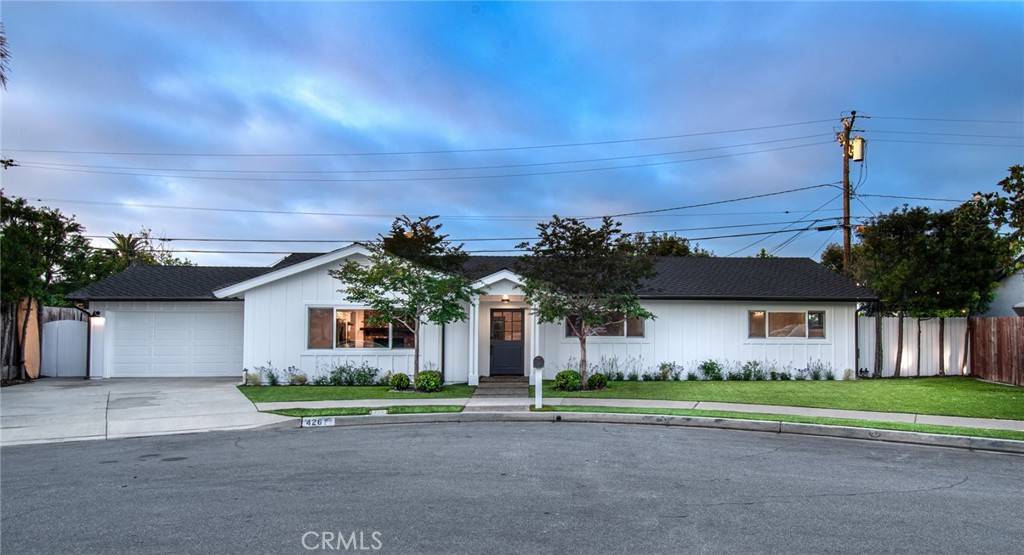 426 Cambridge CIR, Costa Mesa, CA 92627