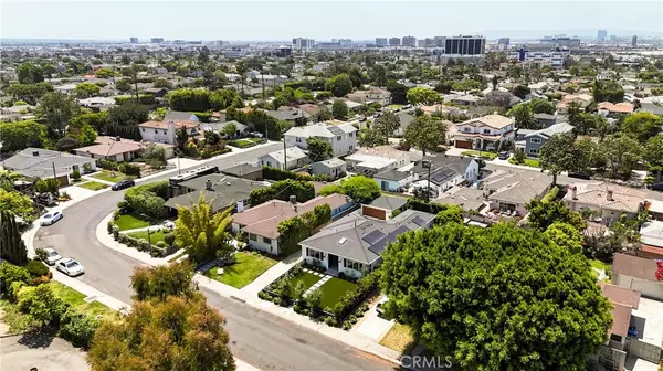 Los Angeles, CA 90045,6334 W 80th PL