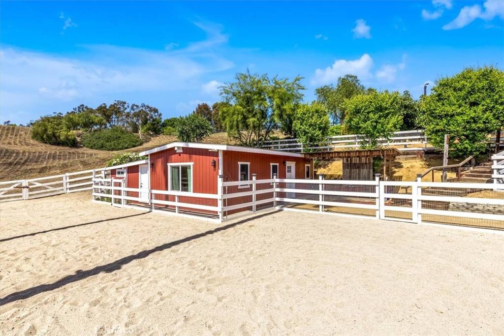 San Juan Capistrano, CA 92675,27151 Mission Hills DR