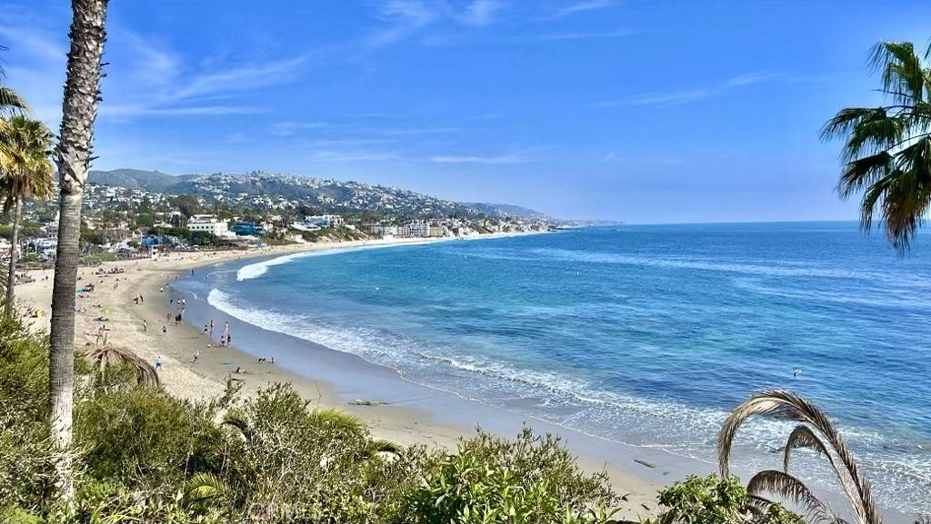 Laguna Beach, CA 92651,827 Cliff DR