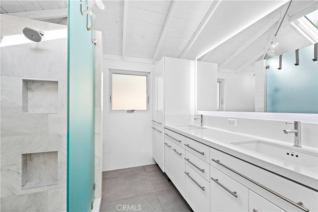 Laguna Beach, CA 92651,241 Fairview ST