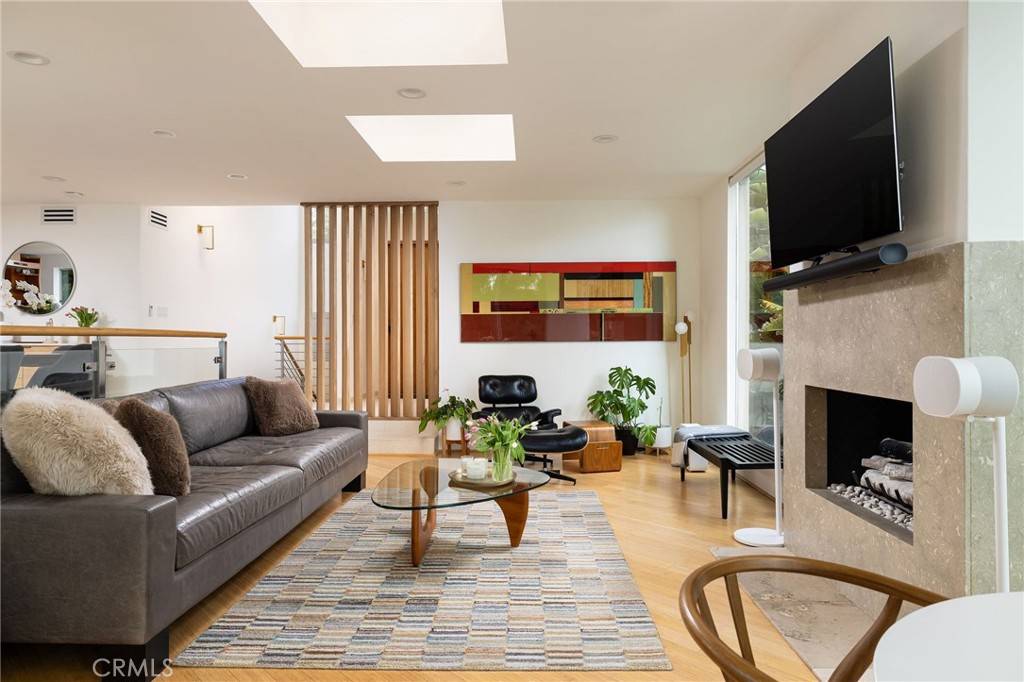Laguna Beach, CA 92651,865 Balboa AVE
