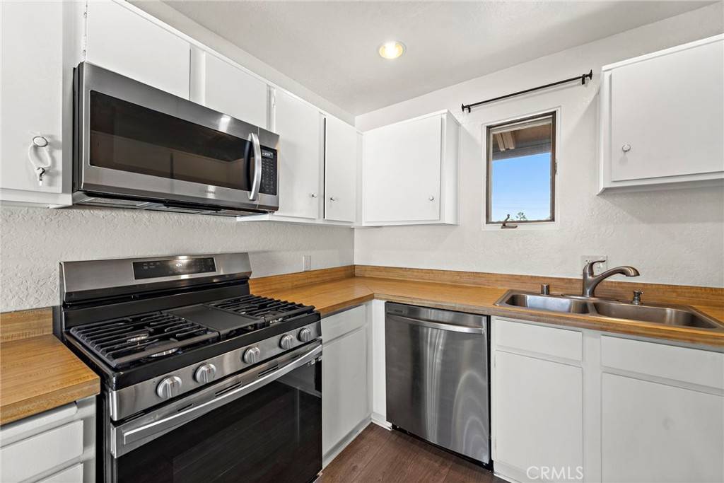 Huntington Beach, CA 92647,7561 Center Avenue #44