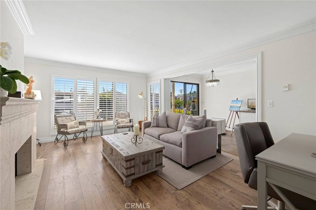 Laguna Beach, CA 92651,422 Cypress ST