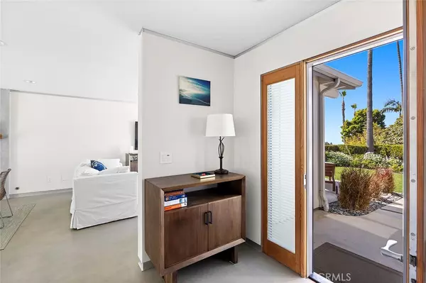 Laguna Beach, CA 92651,30872 Marilyn DR