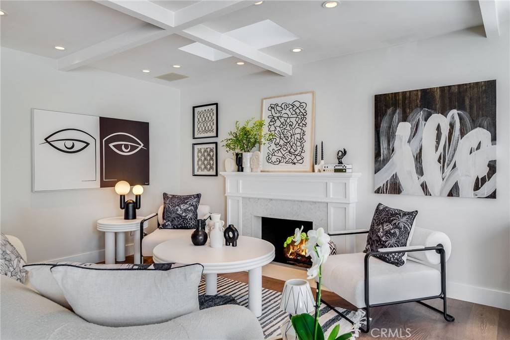 Laguna Beach, CA 92651,360 Diamond ST