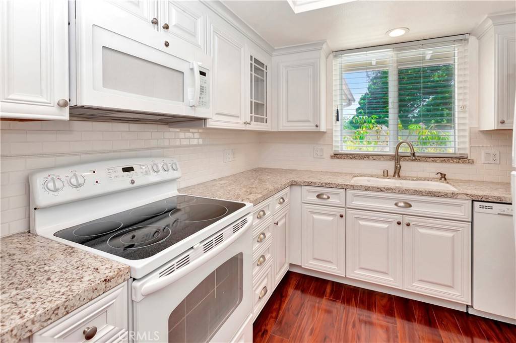 Laguna Woods, CA 92637,741 Avenida Majorca #B