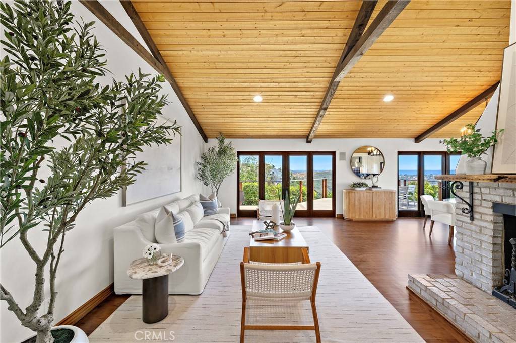 Laguna Beach, CA 92651,2575 Temple Hills DR
