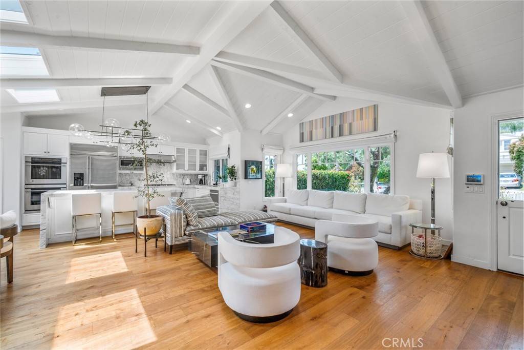 Laguna Beach, CA 92651,461 Poplar ST