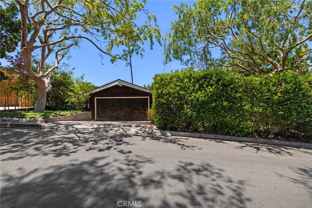 1212 Morningside DR, Laguna Beach, CA 92651