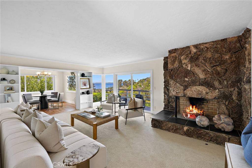 Laguna Beach, CA 92651,1212 Morningside DR