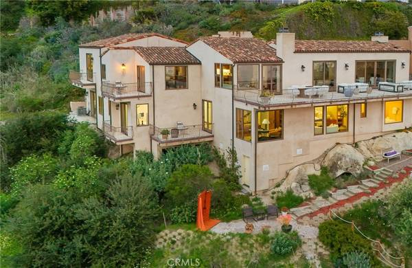 Laguna Beach, CA 92651,2516 Temple Hills DR