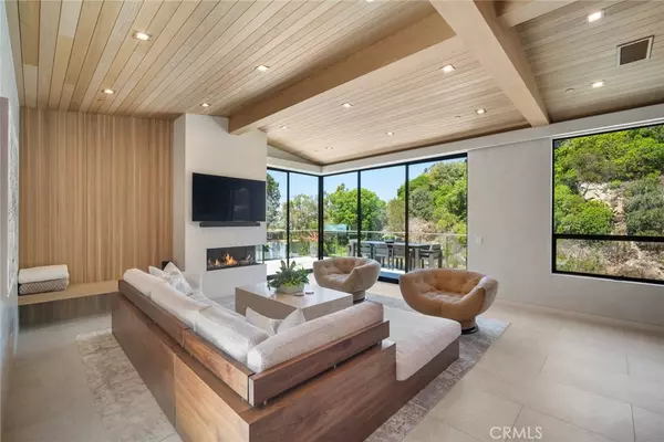 Laguna Beach, CA 92651,702 Diamond