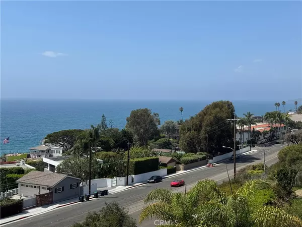 Laguna Beach, CA 92651,222 Arch #14 ST