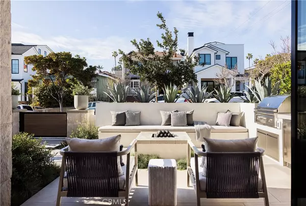 Corona Del Mar, CA 92625,412 Heliotrope AVE