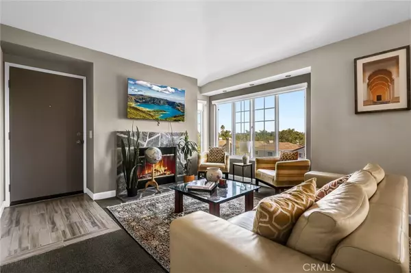 Aliso Viejo, CA 92656,23412 Pacific Park DR #33J