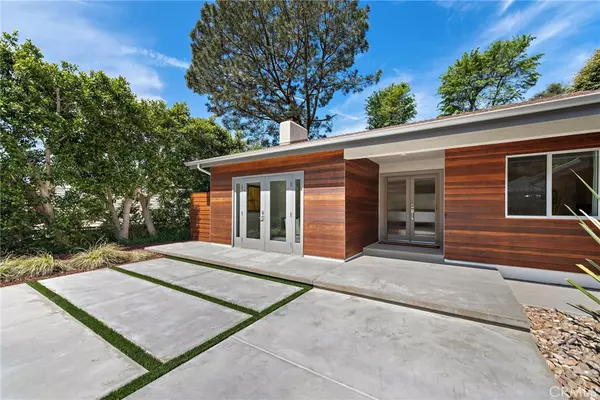 Laguna Beach, CA 92651,3120 Bern DR