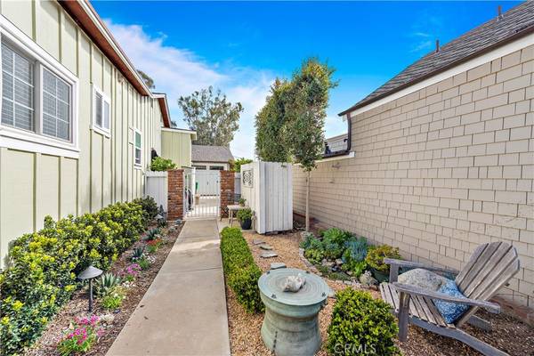 Laguna Beach, CA 92651,340 Moss ST #back