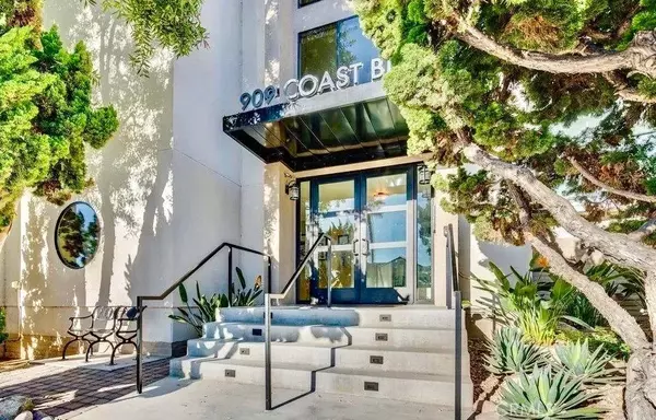 La Jolla, CA 92037,909 Coast BLVD #8
