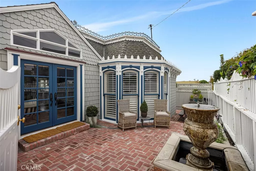 Laguna Beach, CA 92651,501 Lombardy Lane