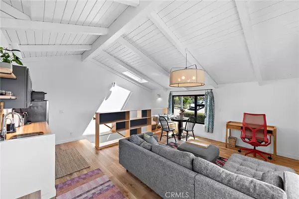 Laguna Beach, CA 92651,450 Ruby ST #Upper