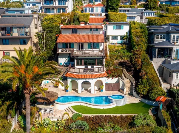 802 Rembrandt DR, Laguna Beach, CA 92651