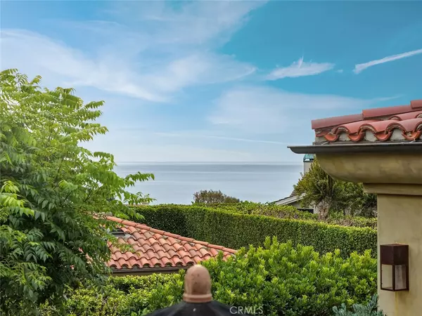 Laguna Beach, CA 92651,839 Emerald Bay