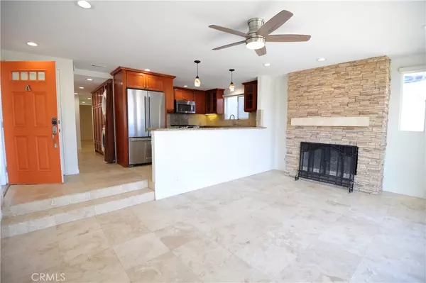 Newport Beach, CA 92663,205 29th ST #A