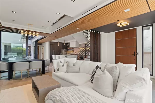 Corona Del Mar, CA 92625,426 Marguerite AVE