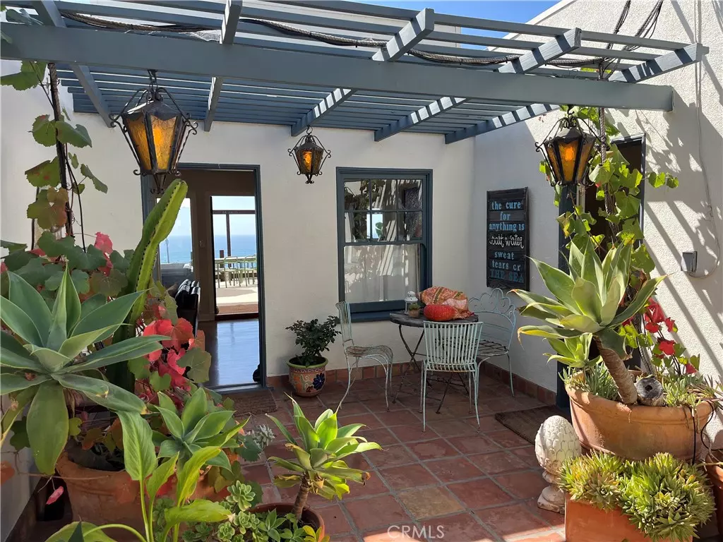 Laguna Beach, CA 92651,845 Temple Hills