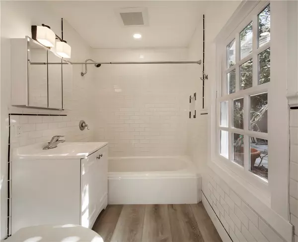 Laguna Beach, CA 92651,1175 Glenneyre Street #1/2