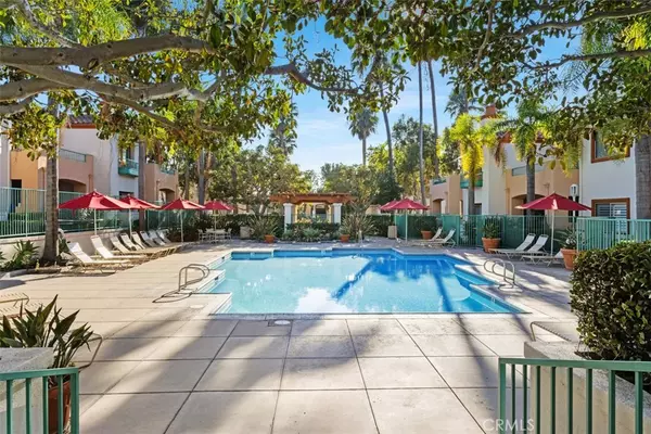 Newport Beach, CA 92660,320 Villa Point