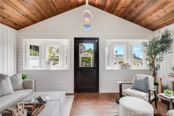 Laguna Beach, CA 92651,358 Flora