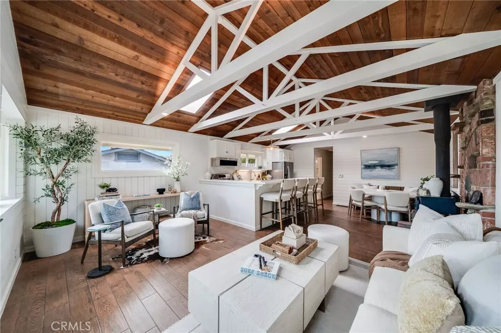 Laguna Beach, CA 92651,358 Flora