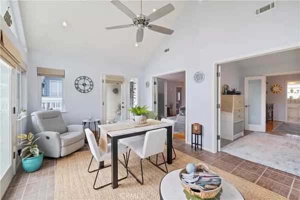 San Clemente, CA 92672,208 W Avenida De Los Lobos Marinos