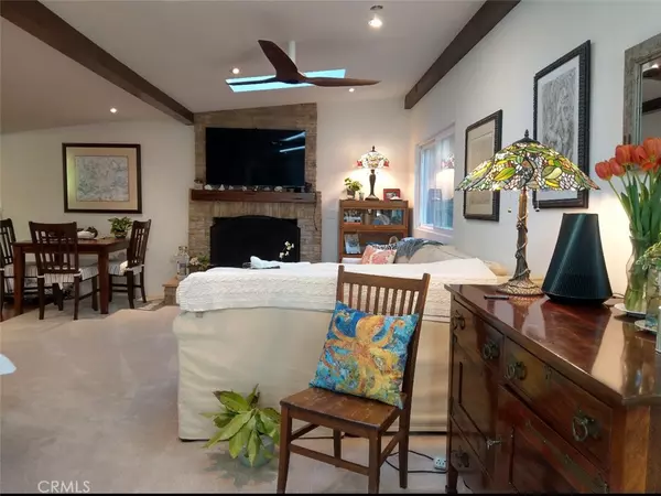 Laguna Beach, CA 92651,945 Park AVE