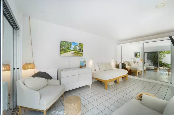 Laguna Beach, CA 92651,1163 Glenneyre ST