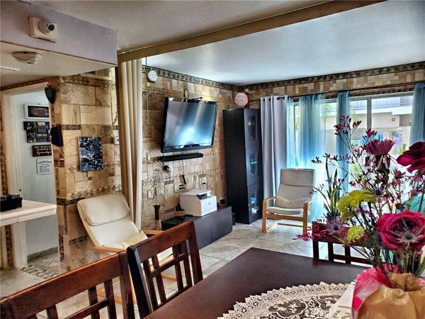 Paramount, CA 90723,15000 Downey AVE #108