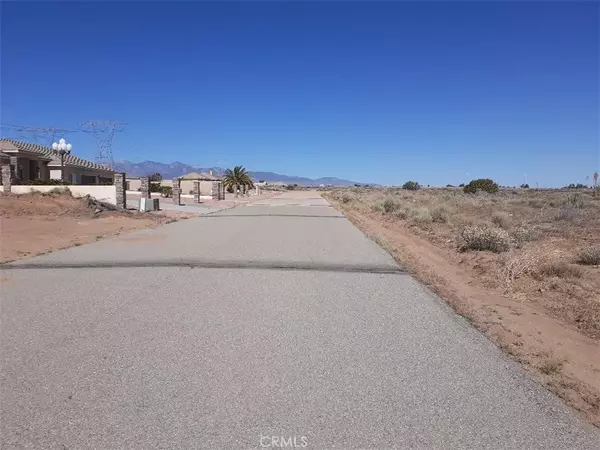 Oak Hills, CA 92344,12327 Farmington ST