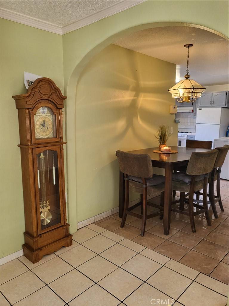 Bell, CA 90201,6814 Bear AVE