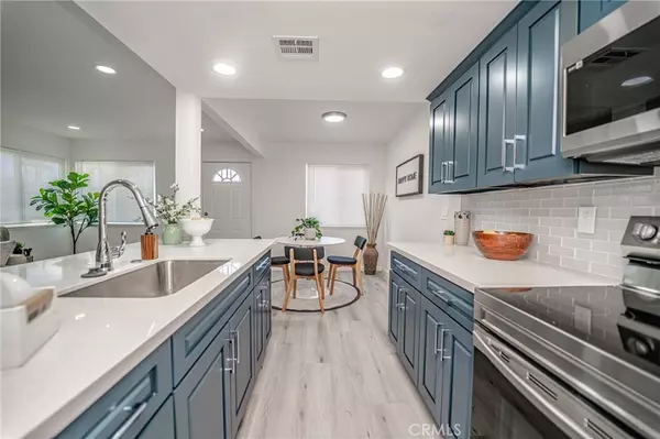 Santa Ana, CA 92705,1122 S Mantle LN #2B