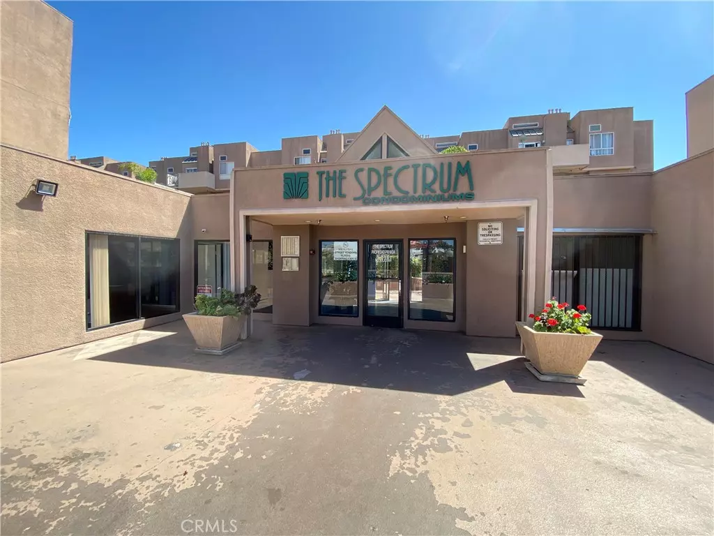 Santa Ana, CA 92701,450 E 4th ST #242