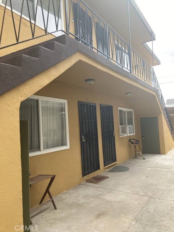 Cudahy, CA 90201,7727 Walker AVE