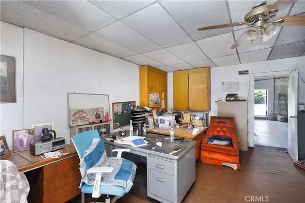 Los Angeles, CA 90007,1323 W Jefferson BLVD
